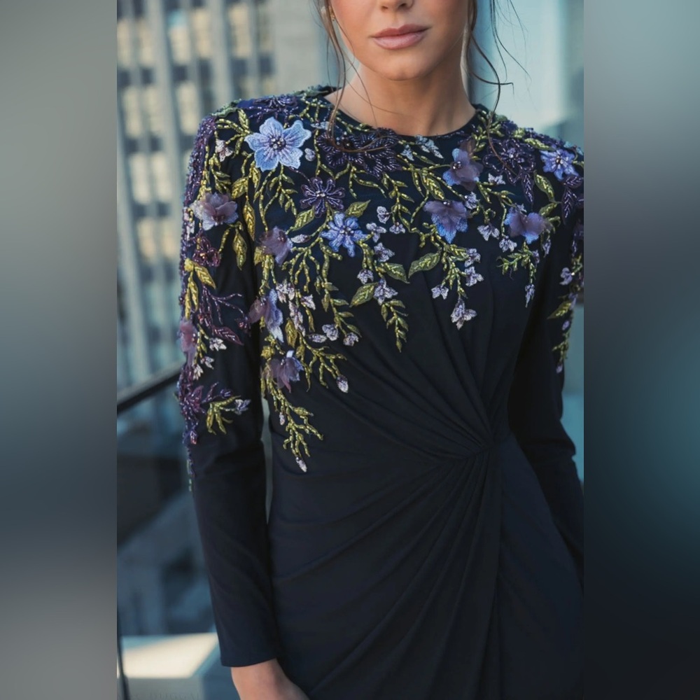 BNWT Mac Duggal Navy Embellished Long Sleeve Fitted Gown - Picture 6 of 8